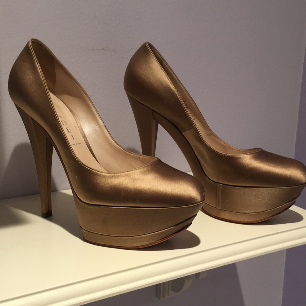 Brand new Casadei pale pink silk heels